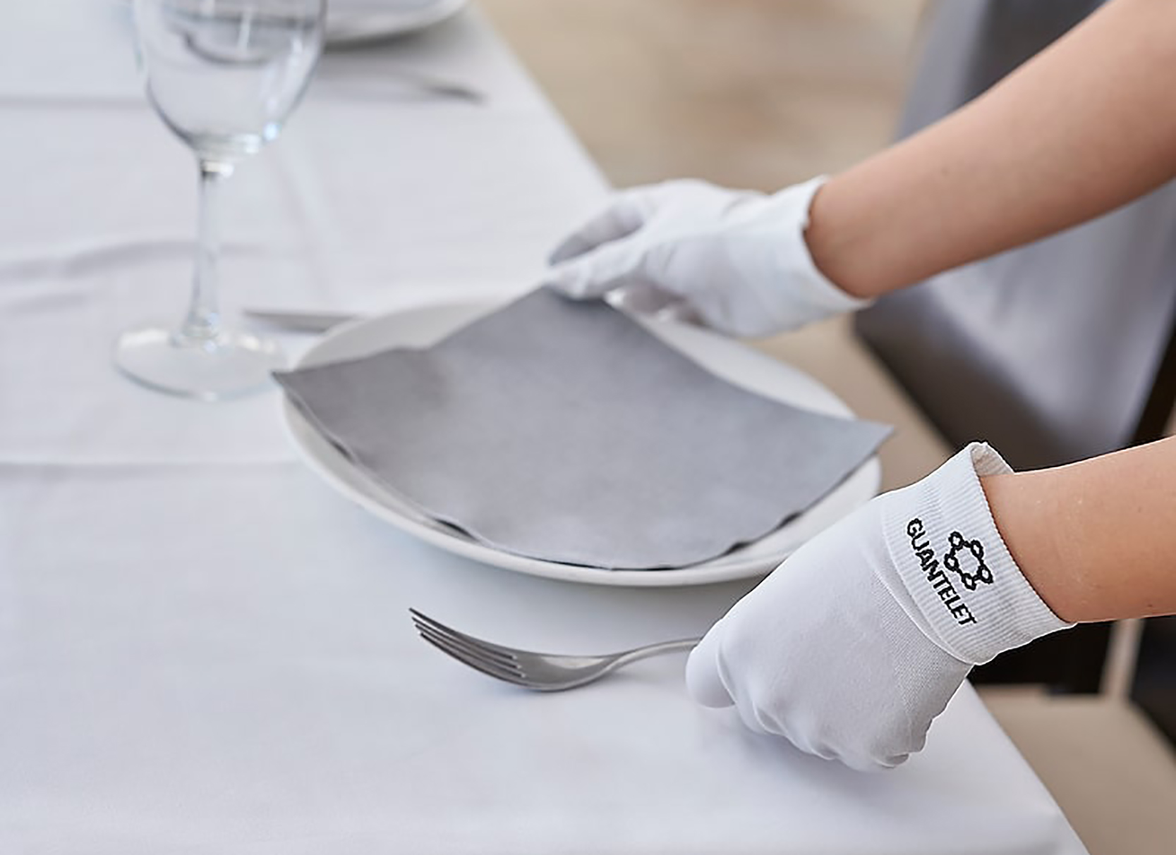 Guantes anticovid comercializados por Kemikal